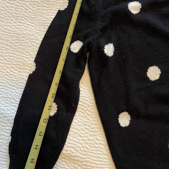 CK size 6 jeans with fringe bottom. Black thin sweater, preloved, size 6 jeans, - Picture 10 of 11